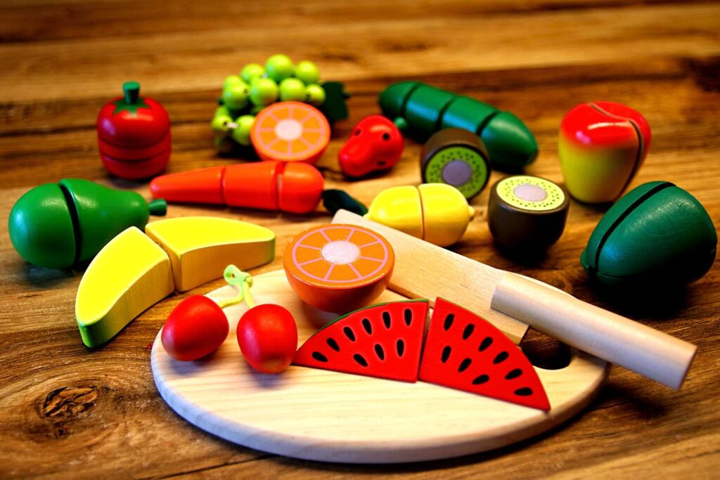 howa Holzspielzeug Schneideset Obst und Gemüse für Kinder als Kaufladenzubehör